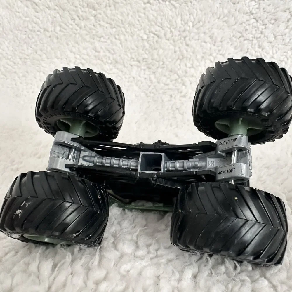 Monster Jam Soldier Of Fortune 1:64 Scale Diecast Monster Truck Green BKT Tires